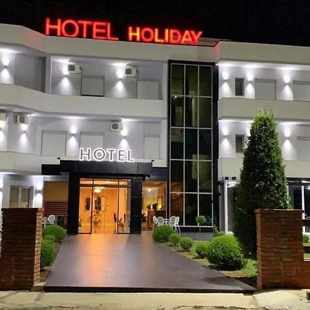 Hotel Holiday Koplik Kültér fotó