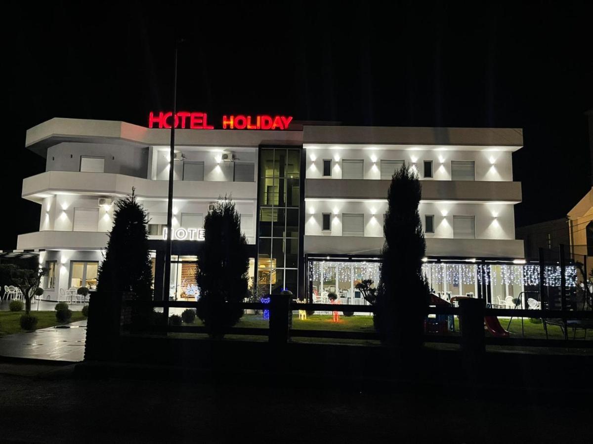 Hotel Holiday Koplik Kültér fotó