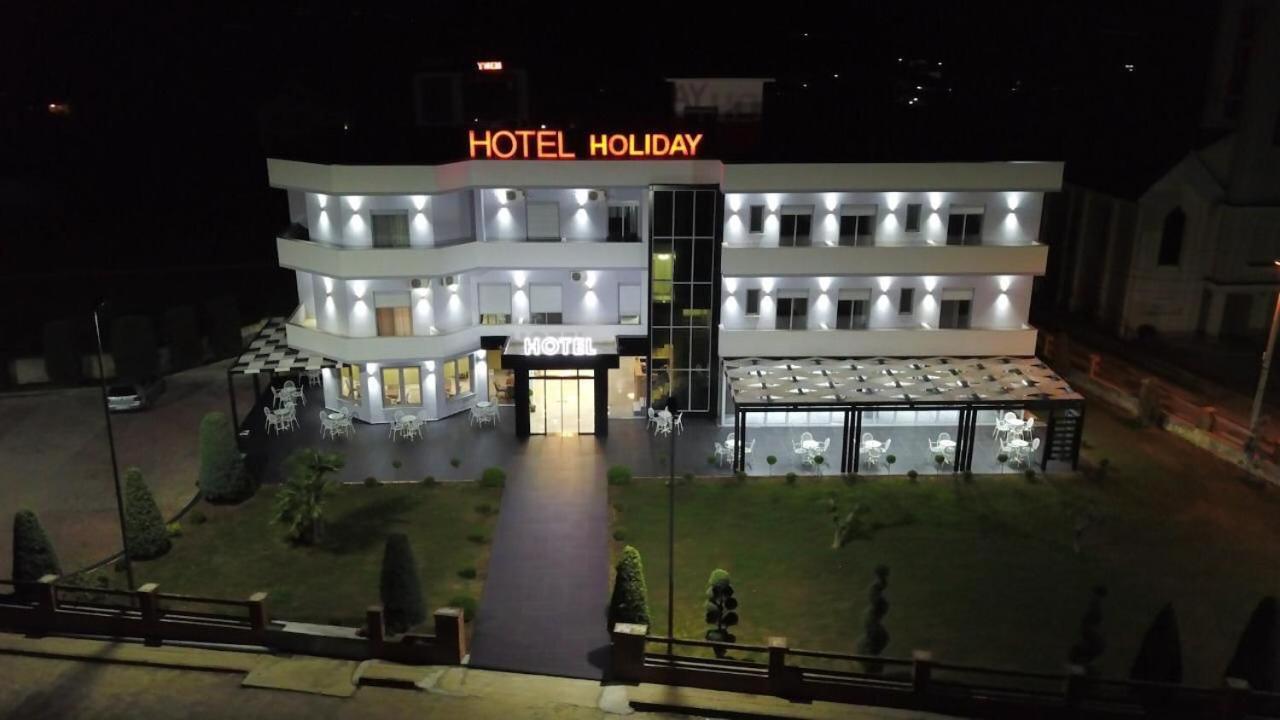 Hotel Holiday Koplik Kültér fotó